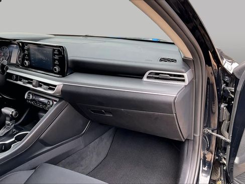 Used 2021 Kia K5 LXS FWD image 18