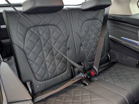 Used 2024 BMW X7 xDrive40i image 12