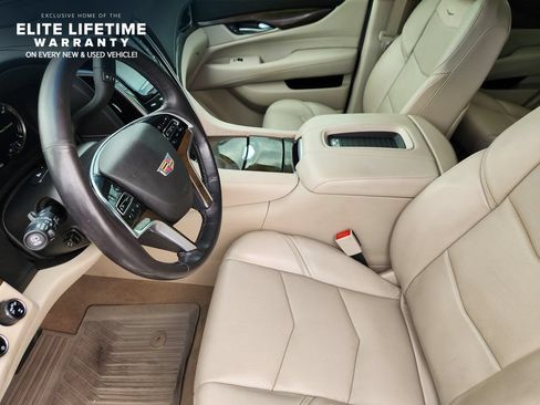 Used 2020 Cadillac Escalade Premium Luxury AWD/4WD image 11