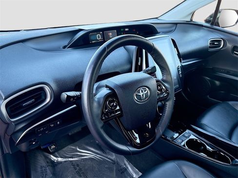 Used 2020 Toyota Prius Prime Limited image 9