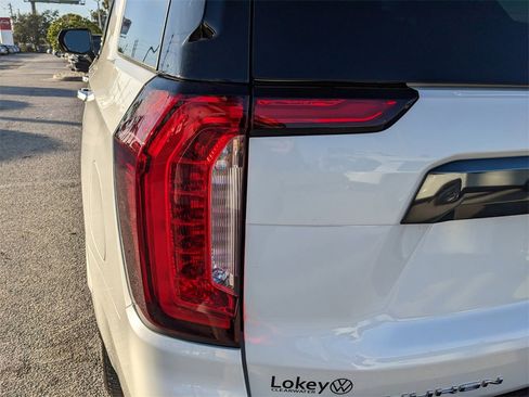 Used 2024 GMC Yukon Denali Ultimate image 11