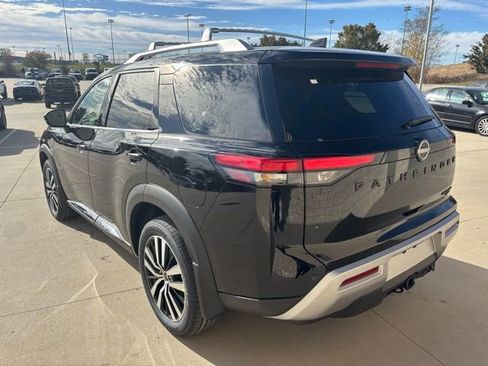 New 2025 Nissan Pathfinder Platinum w/ Black Appearance Package image 7