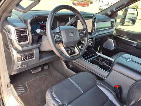 Used 2025 Ford F350 Platinum w/ FX4 Off-Road Package AWD/4WD image 24