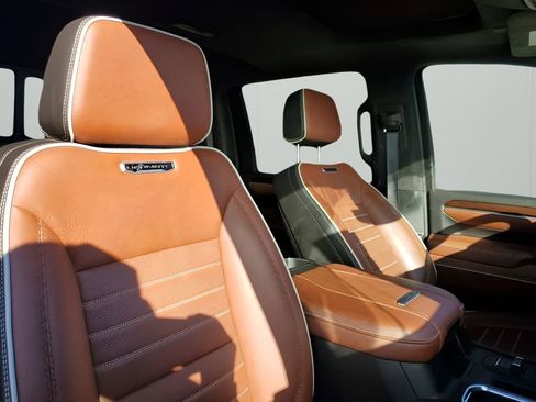 Used 2025 GMC Sierra 2500 Denali Ultimate w/ Max Trailering Package image 15