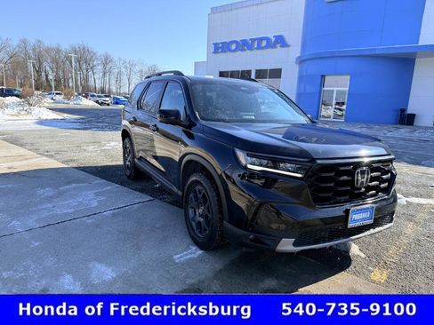 Used 2023 Honda Pilot TrailSport image 8