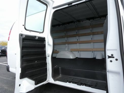 Used 2024 Chevrolet Express 2500 w/ Driver Convenience Package image 30