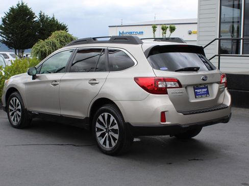 Used 2015 Subaru Outback 2.5i Limited AWD/4WD image 4