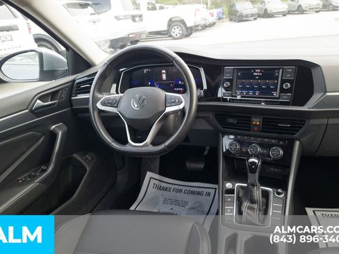 Used 2024 Volkswagen Jetta SE FWD image 21