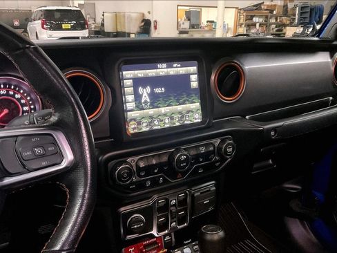 Used 2022 Jeep Gladiator Mojave w/ Cold Weather Group AWD/4WD image 6