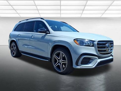 Used 2025 Mercedes-Benz GLS 450 4MATIC image 11