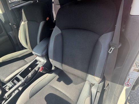 Used 2016 Subaru Crosstrek 2.0i Premium AWD/4WD image 19