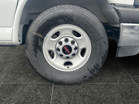 New 2025 GMC Savana 3500 w/ Power Convenience Package RWD image 8