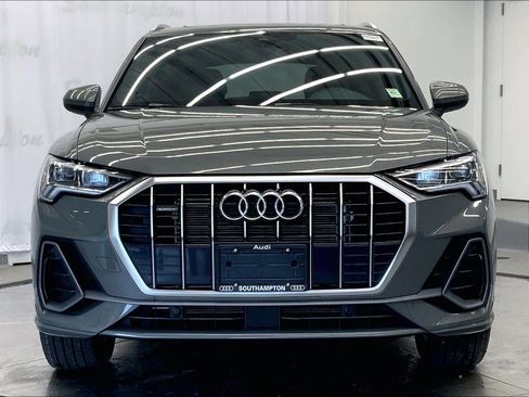 Certified 2023 Audi Q3 2.0T Premium w/ Convenience Package AWD/4WD image 2