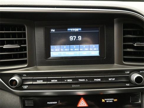 Used 2020 Hyundai Elantra SE w/ Cargo Package (C1) image 4