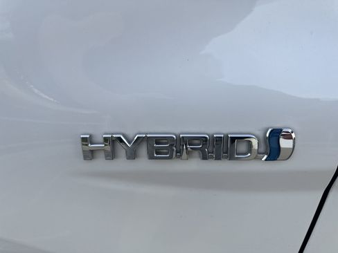 Used 2020 Toyota Camry LE image 33