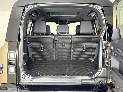 Used 2026 Land Rover Defender 110 X-Dynamic SE AWD/4WD image 25