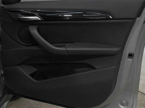 Used 2017 BMW X1 xDrive28i image 12