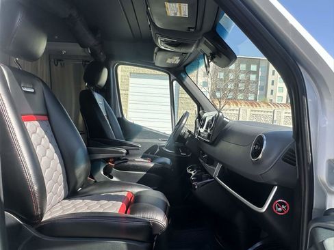 Used 2020 Mercedes-Benz Sprinter 3500 image 61