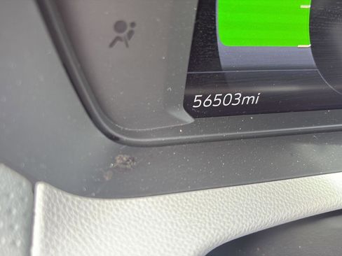 Used 2022 Chevrolet Bolt EUV Premier w/ Sun & Sound Package image 12