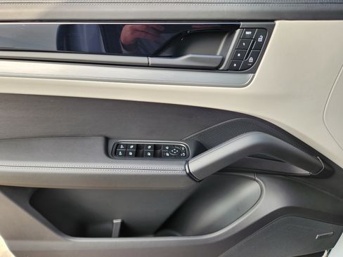 Used 2024 Porsche Cayenne image 26