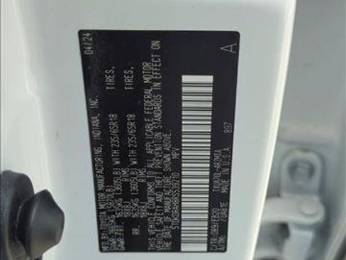 Certified 2024 Toyota Highlander XLE FWD image 24