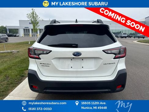 Used 2025 Subaru Outback Premium AWD/4WD image 8