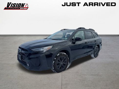 Used 2025 Subaru Outback Onyx Edition image 1