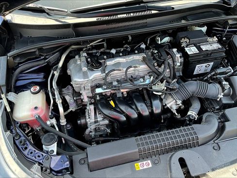 Used 2021 Toyota Corolla LE w/ Carpet Mat Package (TMS) FWD image 28