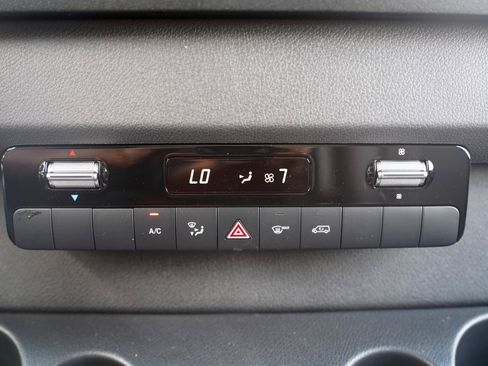 Used 2025 Mercedes-Benz Sprinter 2500 image 20
