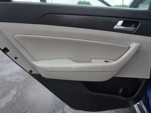 Used 2017 Hyundai Sonata Sport w/ Value Edition Package 02 FWD image 13
