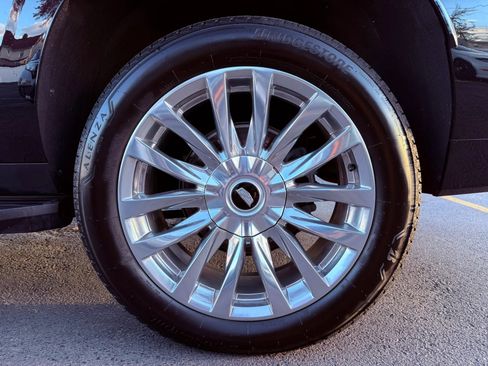 Used 2023 Cadillac Escalade ESV Premium Luxury image 70