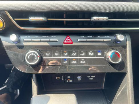 Used 2025 Hyundai Sonata SE FWD image 20