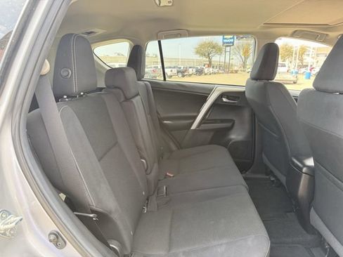 Used 2018 Toyota RAV4 XLE image 33