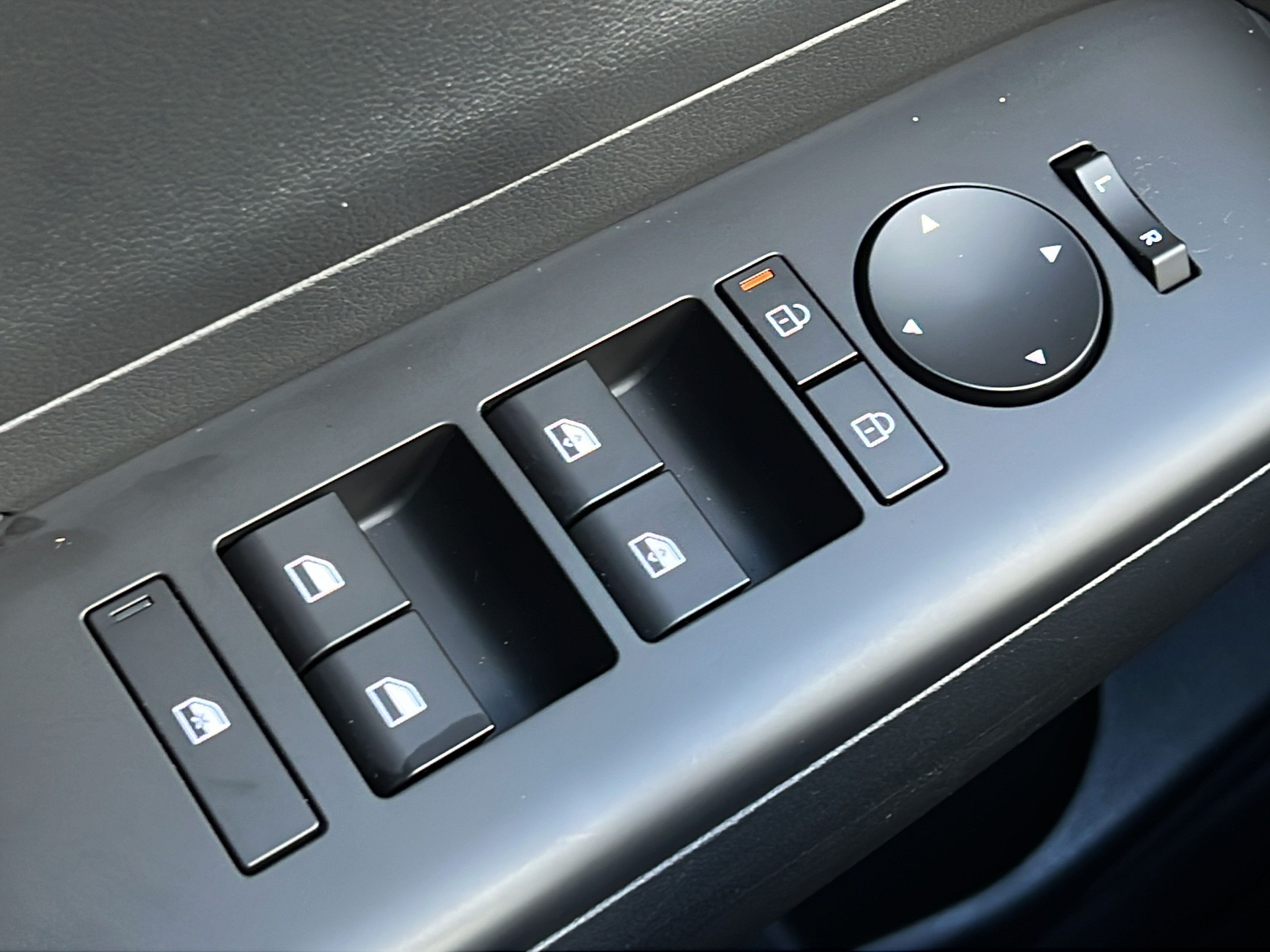Used 2025 Hyundai Kona SEL FWD image 18