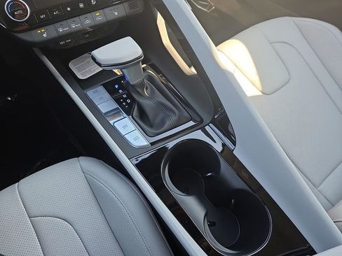 New 2026 Hyundai Elantra Limited FWD image 34
