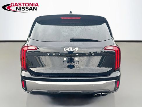 Used 2025 Kia Telluride S FWD image 7