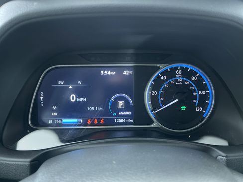 Certified 2024 Nissan Leaf SV Plus image 17