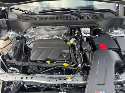 Used 2025 Chevrolet Trax LT image 30