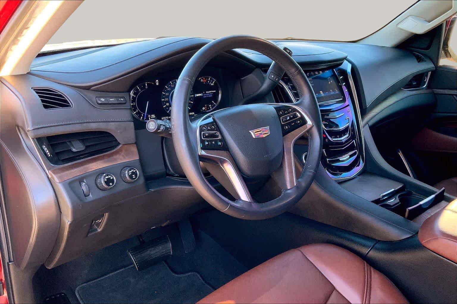 Used 2018 Cadillac Escalade ESV Premium Luxury w/ LPO, Radiant Package AWD/4WD image 16