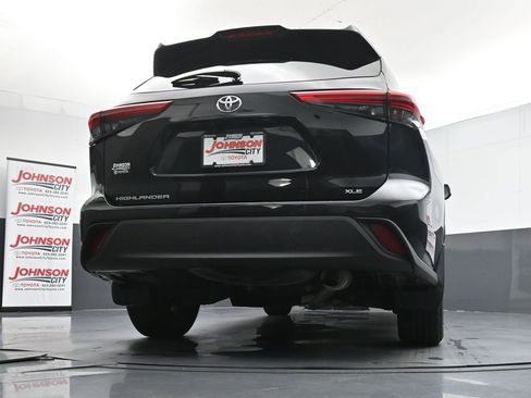 Used 2023 Toyota Highlander XLE FWD image 40
