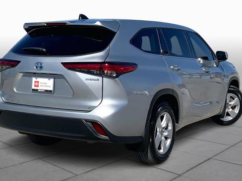 Used 2022 Toyota Highlander LE image 13