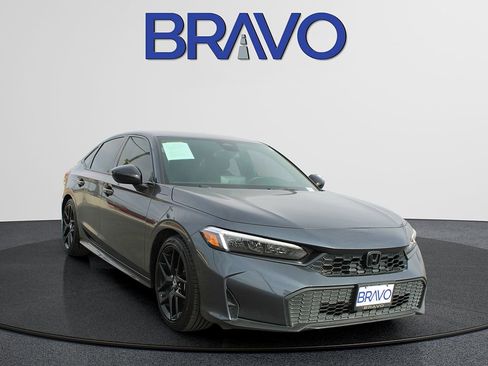 Used 2025 Honda Civic Sport image 3