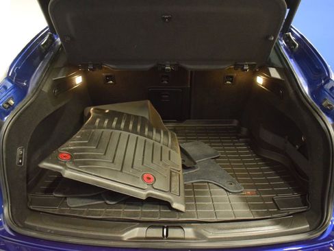 Used 2021 Maserati Levante image 14