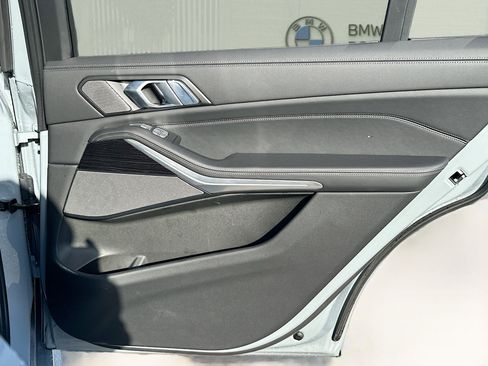 Used 2025 BMW X7 M60i w/ Executive Package image 33