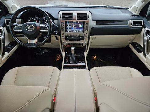Used 2020 Lexus GX 460 Premium w/ Premium Package AWD/4WD image 18