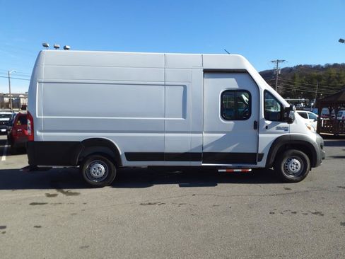 New 2024 RAM ProMaster 3500 w/ Delivery Van Package FWD image 3