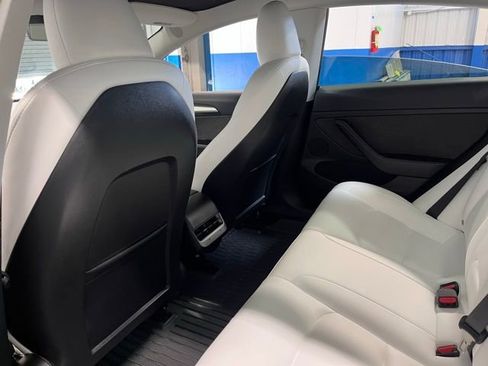Used 2023 Tesla Model 3 Standard Range image 17