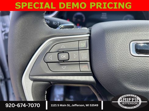 New 2025 Jeep Grand Cherokee Altitude image 20