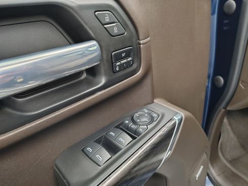 Used 2021 Chevrolet Silverado 2500 LTZ w/ LTZ Premium Package image 30