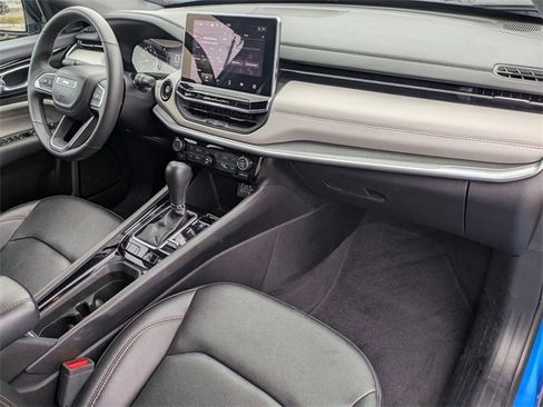 Used 2024 Jeep Compass Limited image 29